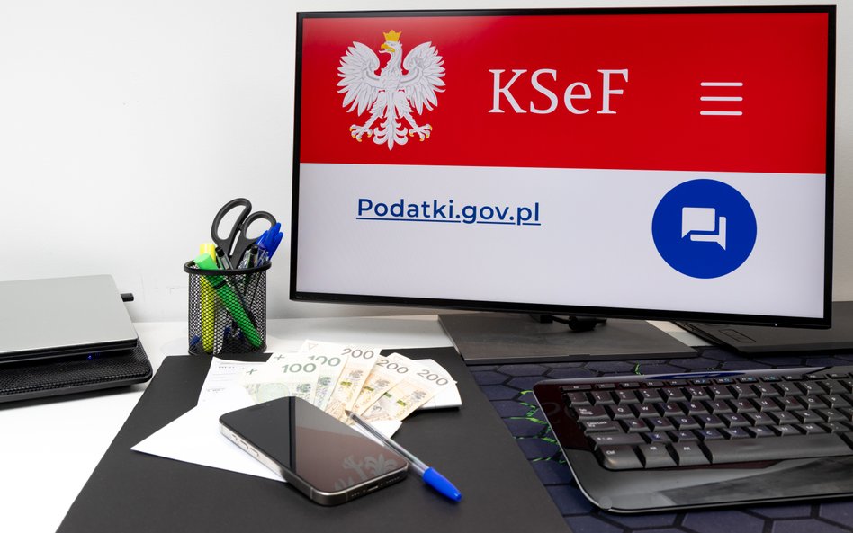 Fiskus: przesunięcia towarów trzeba fakturować w KSeF