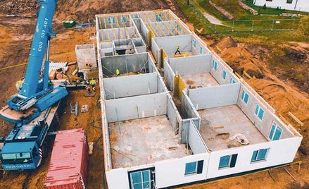 Pekabex montuje bloki z prefabrykatów m.in. dla PFR na potrzeby programu Mieszkanie+