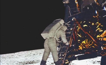 Niektórzy wierzą, że lądowanie na Księżycu to fałszerstwo, które zostało nakręcone w studiu filmowym