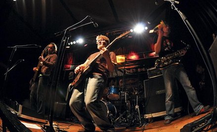 Akurat gra ska i rock z elementami reggae