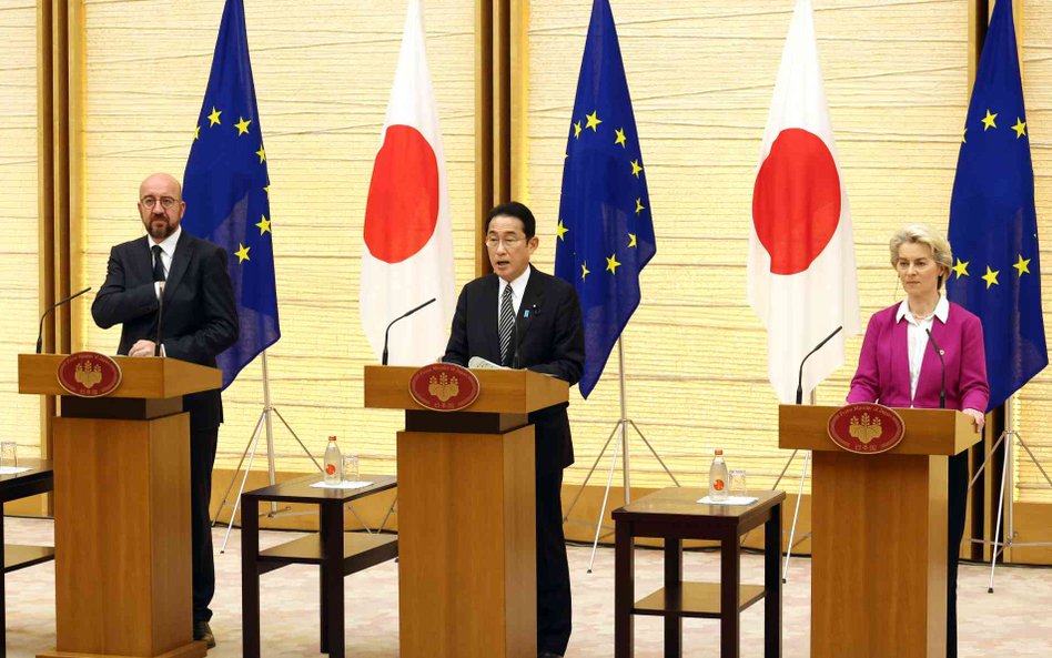 Charles Michel, Fumio Kishida i Ursula von der Leyen