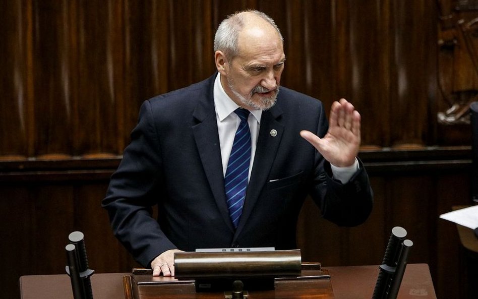 Macierewicz: Polsce niezbędna jest jedność narodowa