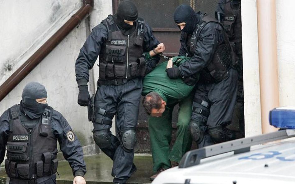 Policjanci w Krakowie się obawiają, że przestępcy mogli poznać dane funkcjonariuszy, którzy powinni 