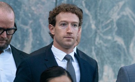 Mark Zuckerberg urządził prawdziwy "nalot" na mniejsze firmy AI, by pozyskać talenty, ale sam musi s