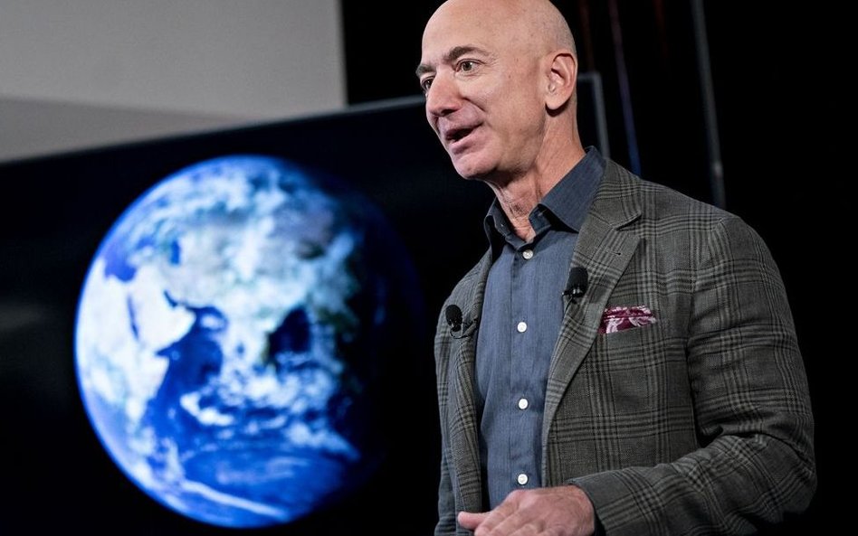 Bezos chce dać NASA 2 mld dol. Bitwa z Muskiem o Księżyc