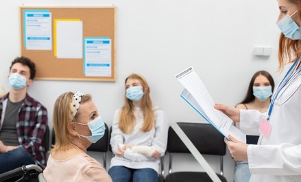 „Nadwykonania to pacjenci”. Kolejki do lekarzy spuchną