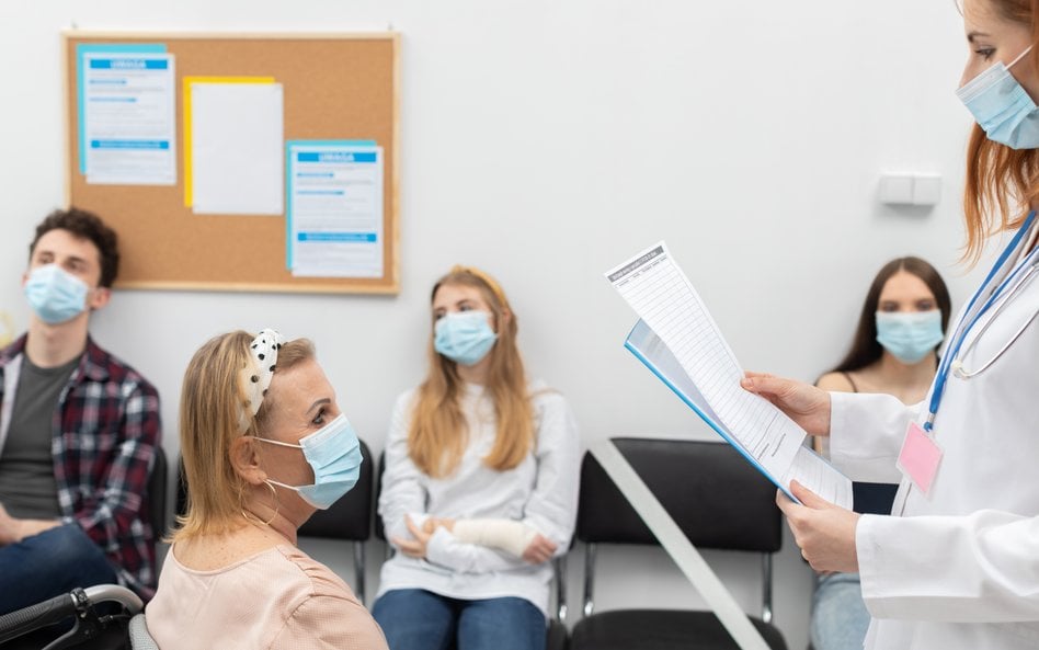 „Nadwykonania to pacjenci”. Kolejki do lekarzy spuchną