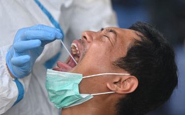Koronawirus. Indonezja sięga po szczepionkę z Chin. Prezydent zaszczepi się pierwszy