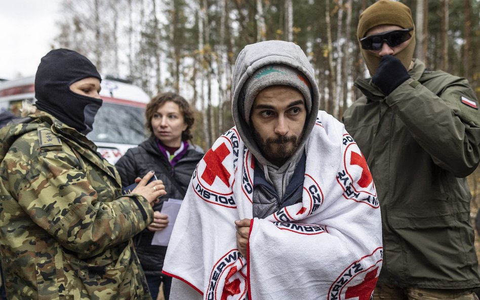 Reportaż AFP z granicy. „Coś, czego nie życzysz najgorszemu wrogowi, koszmar”