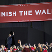 Donald Trump dostanie pieniądze na mur. Jest tylko jeden haczyk