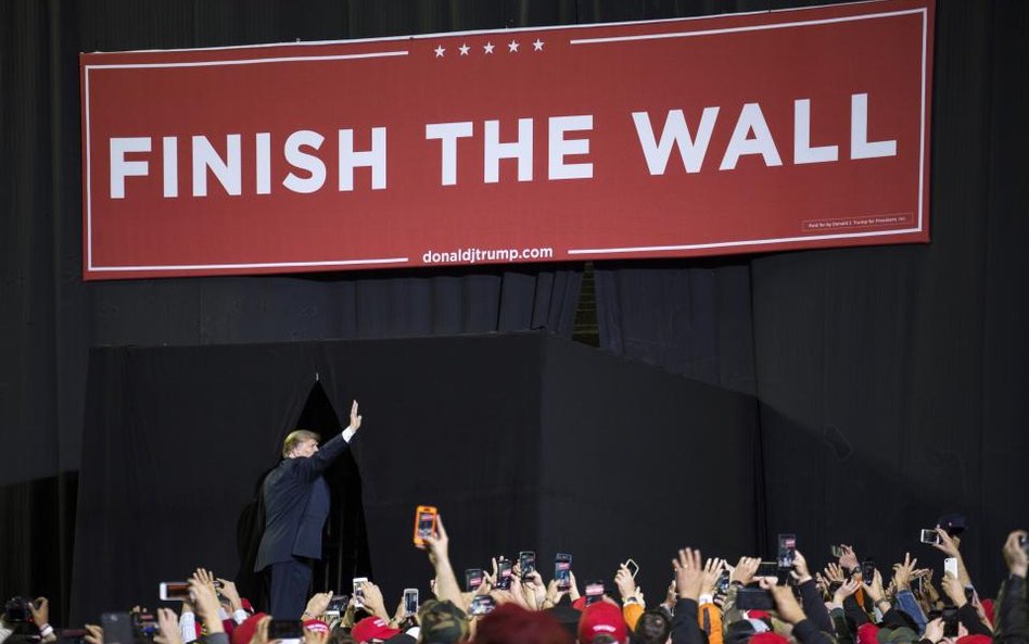 Donald Trump dostanie pieniądze na mur. Jest tylko jeden haczyk