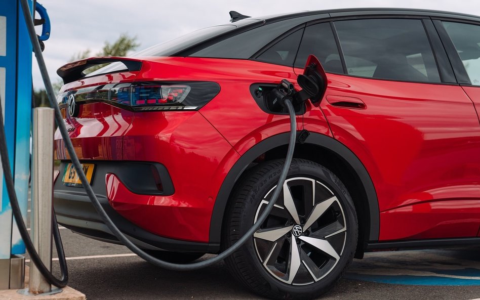Używane auta elektryczne tracą na wartości więcej niż zakładano