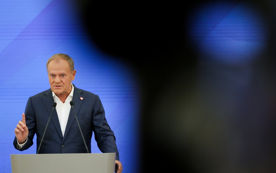 Premier Donald Tusk podczas konferencji prasowej