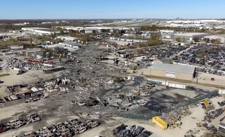 Miejsce katastrofy samolotu UPS MD-11 w pobliżu lotniska w Louisville, widok z drona