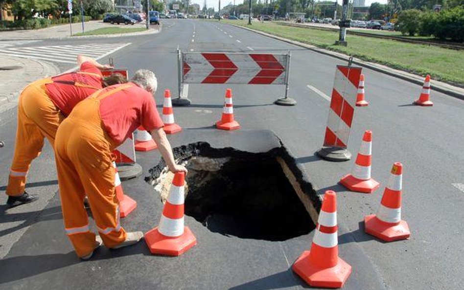 Kto płaci za auto uszkodzone na źle utrzymanej drodze