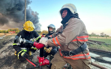 Strażacy gaszą pożar po ataku rosyjskich dronów na rejon izmaiłski