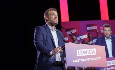 Zandberg: Od lat widać, że politycy nie chcą nic zrobić w sprawie reparacji, tylko chcą sobie na ten