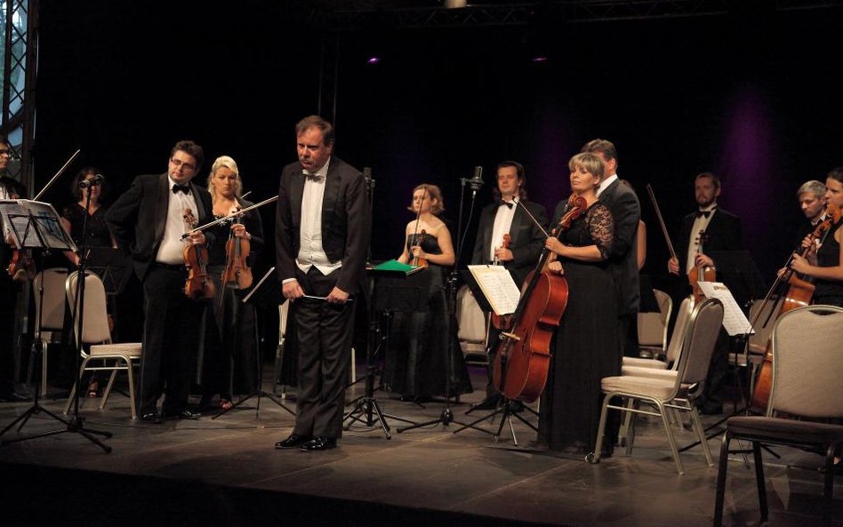 Sinfonia VIVA i dyrektor Tomasz Radziwonowicz