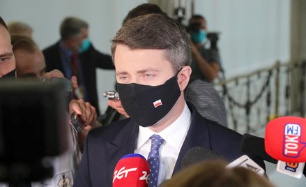 Marszałek Witek ponawia głosowanie. Decyzję tłumaczy rzecznik rządu