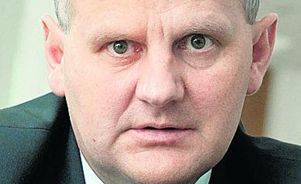 Aleksander Grad, minister skarbu, czeka na oferty kupna 53 proc. akcji Grupy Lotos, kierowanej przez