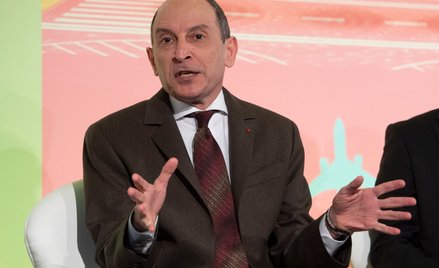 Wielka wolta prezesa Qatar Airways. Wręcza nagrody kobietom