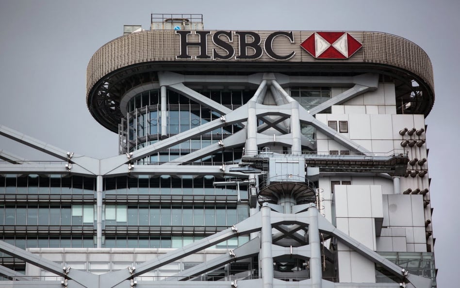 HSBC wraca do planu redukcji 35 tys. etatów