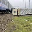 Pociąg Intercity uderzył w ciężarówkę w miejscowości Nowa Sucha na Mazowszu