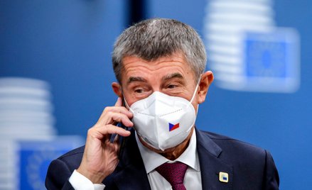 Minister o premierze Czech: Zrobił burdel. To jest debil