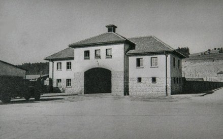 Brama obozowa KL Gusen w czasie wojny