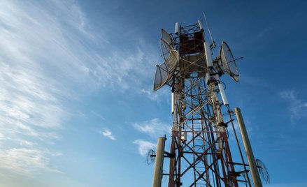 Megaustawa: będzie można sprawdzić wpływ masztów telefonii komórkowej na nieruchomość