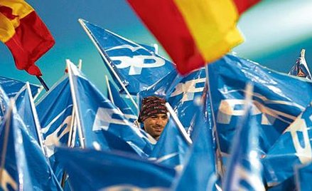 Na ulicach Madrytu wiwatowali zwolennicy zwycięskiej prawicowej Partii Ludowej (PP)