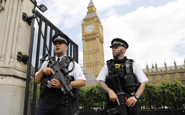 Londyn uzbrojony po zęby. Minęły czasy słynnych brytyjskich policjantów bez broni palnej.