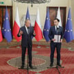 Premier Donald Tusk oraz minister finansów Andrzej Domański podczas konferencji prasowej po posiedze