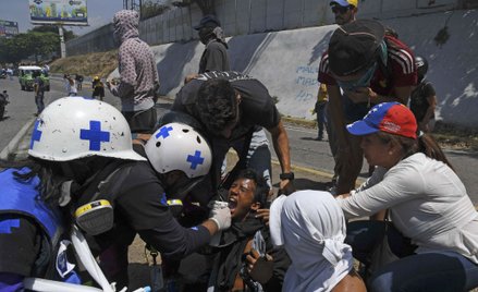 Kilkudziesięciu rannych w starciach na ulicach Caracas
