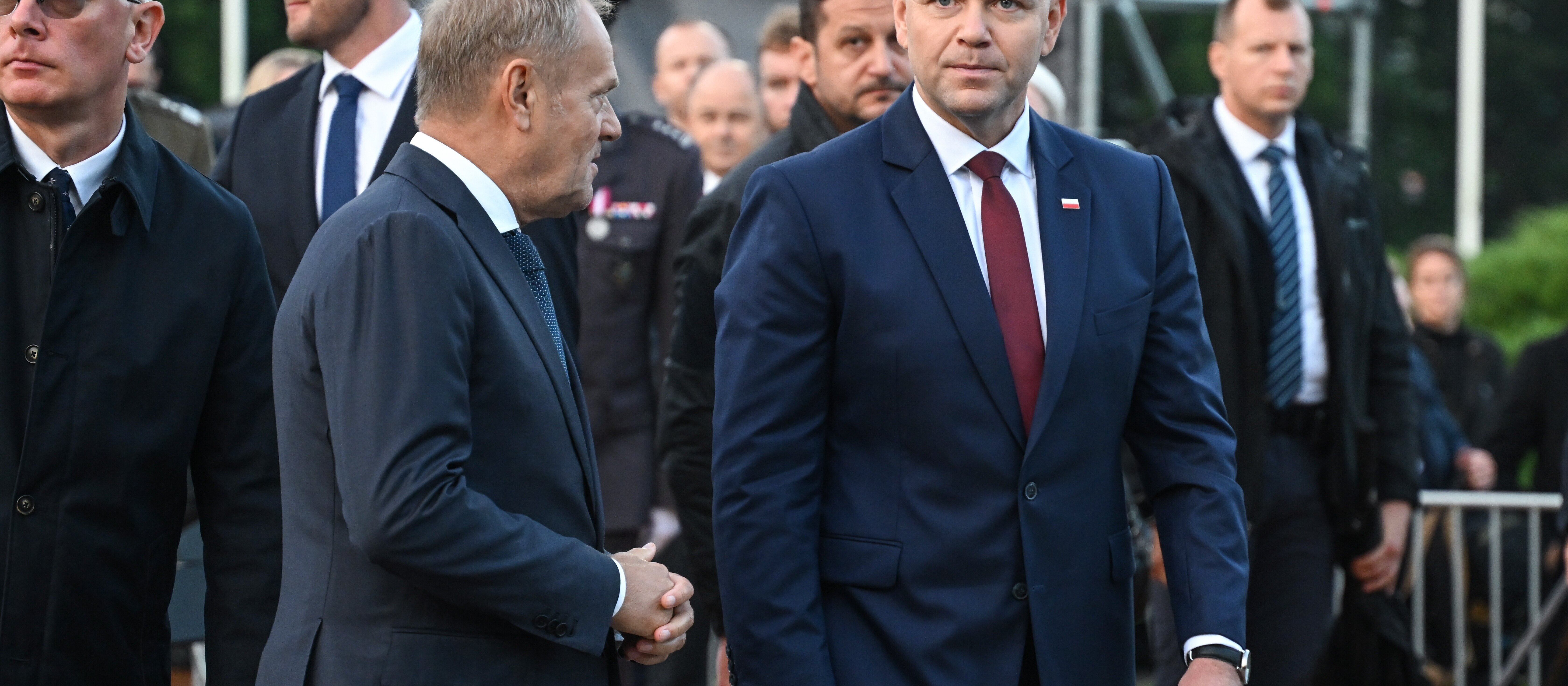 Sondaż CBOS: Karol Nawrocki liderem zaufania. Spory spadek Donalda Tuska