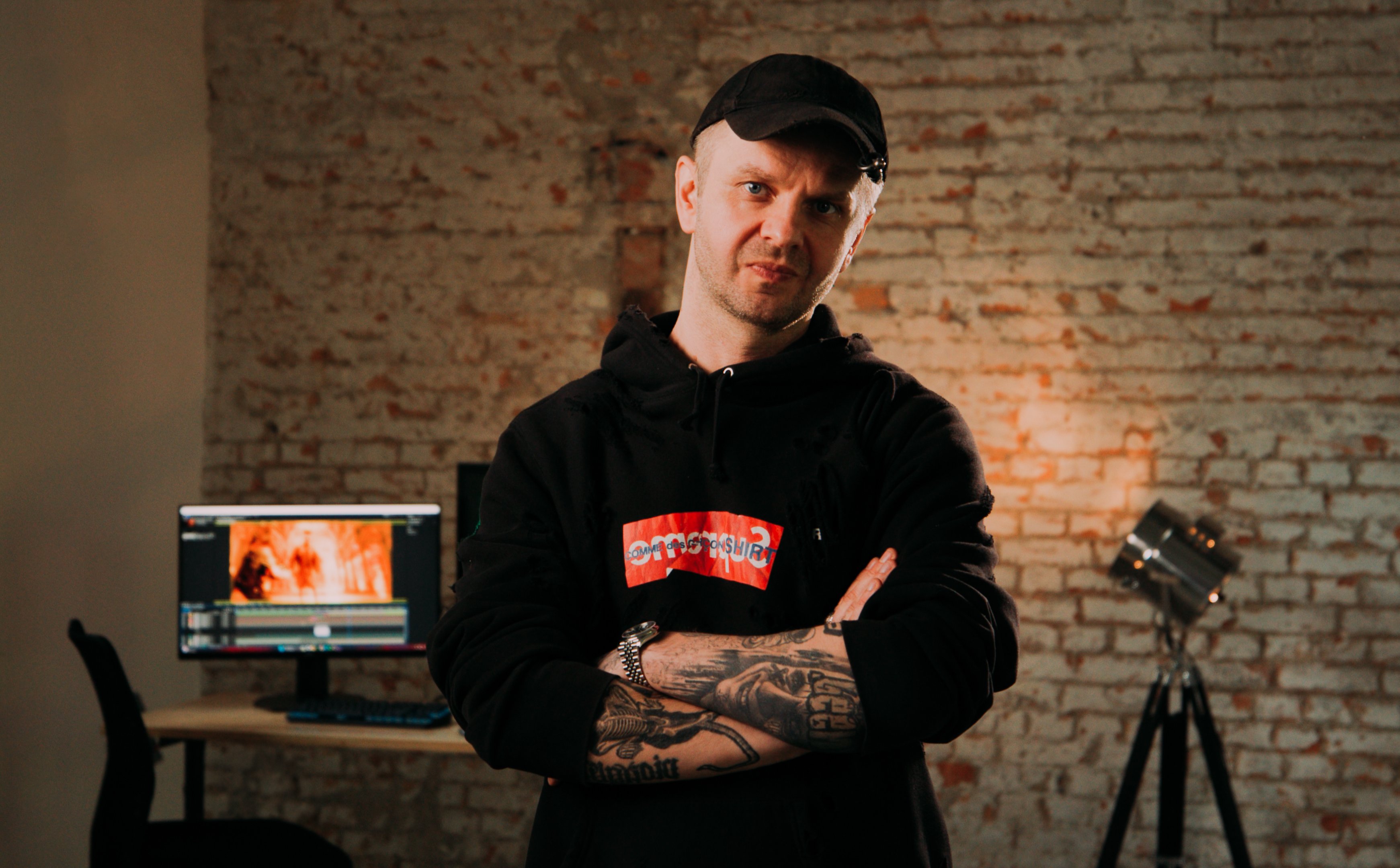 Tak zaawansowane technologie pomogły Andrzejowi Draganowi w stworzeniu futurystycznego teledysku Quebonafide