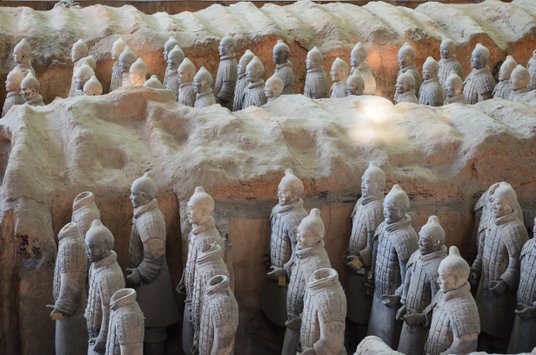 Mauzoleum Pierwszego Cesarza Qin i jego Terakotowa Armia odkryta w 1974 r. – w pobliżu Xi'an, dawnej