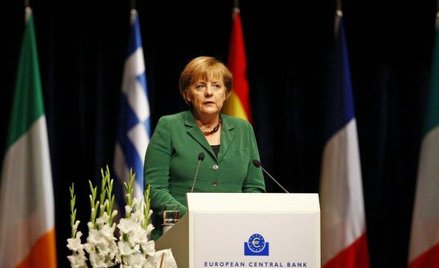 Pogłoski o odłożeniu szczytu pogłębiły spadki na giełdach w Europie