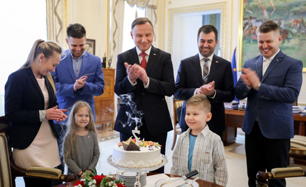 Siedmiolatek na urodzinach u prezydenta. Po uroczystości wyjazd na operację
