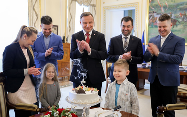 Siedmiolatek na urodzinach u prezydenta. Po uroczystości wyjazd na operację