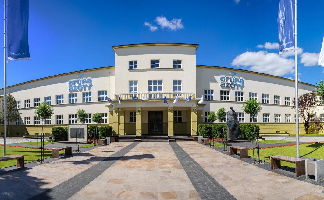 Azoty i aneks z bankami