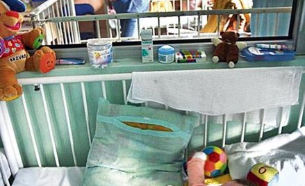 W szpitalach ubywa miejsc dla chorych dzieci