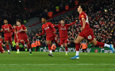 Puchar Ligi: Dziesięć goli, Liverpool wygrywa w karnych z Arsenalem