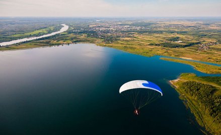 Jezioro tarnobrzeskie w dawnym wyrobisku kopalni przyciąga odpoczywających