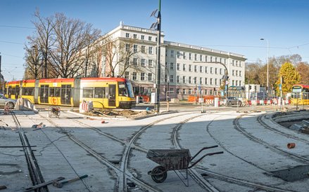 Gotowy rozjazd na skrzyżowaniu al. Niepodległości i Rakowieckiej
