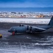 Wojskowy samolot Hercules należący do duńskiego Ministerstwa Obrony na lotnisku w Nuuk na Grenlandii