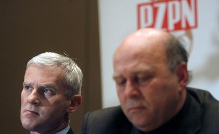 Członkowie PZPN Michał Listkiewicz (z lewej) i Grzegorz Lato