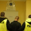 Wyrzucił szczeniaka z czwartego piętra