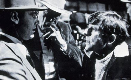 Jack Nicholson, John Huston i Roman Polański na planie „Chinatown”. Nicholson zagrał w nim detektywa