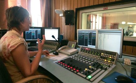 Liderem słuchalności pozostaje RMF FM z wynikiem 27,51 proc.